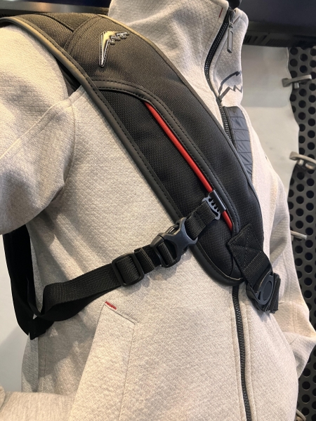 ワンショルダーバッグのご紹介：KUSHITANI清水店 | KUSHITANI