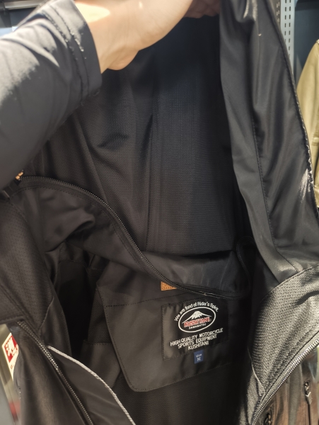 新型フード付きレザージャケット、入荷しました。：KUSHITANI 清水店