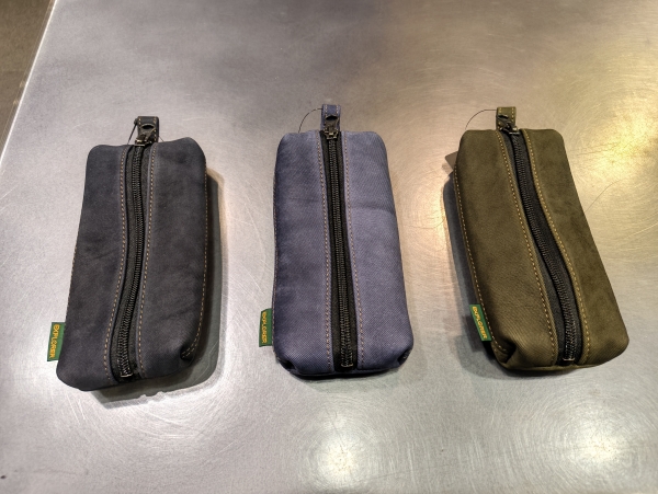 EXPLORERのでっかいポーチ、入りました：KUSHITANI 清水店 | KUSHITANI