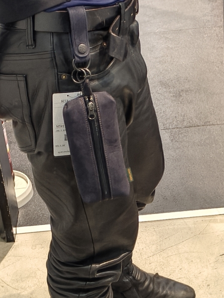 EXPLORERのでっかいポーチ、入りました：KUSHITANI 清水店 | KUSHITANI