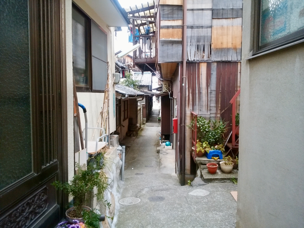 路地 と は