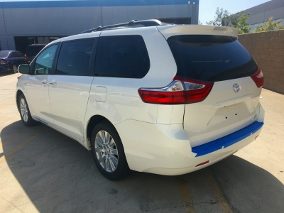 2017年モデル_新車_XLE_4WD_USトヨタ_バックビュー
