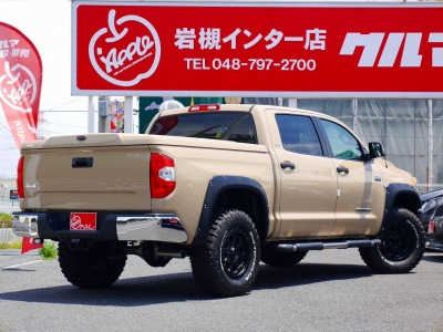 2017年モデル_タンドラ_クルーマックス_新車_4WD_ハードトノカバー_クイックサンドベージュ