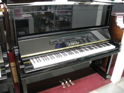 YamahaU30A