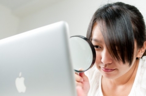 ホームページで集客! 退社した社員の写真、掲載していませんか?