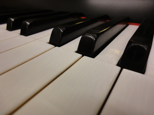 【希少】嵯峨野 ピアノ 黒檀鍵盤 名機希少】嵯峨野 Klingel 黒檀鍵盤