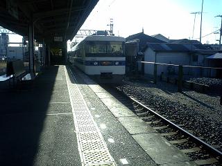 古い車両、1800系とか言う