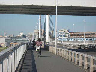 橋の歩道