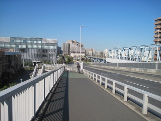 東京側のスロープ