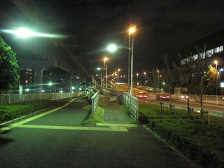 上流側歩道