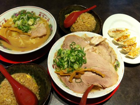 天下一品TENKAIPPIN天下一品祭10月1日は天下一品の日天一の日ラーメン無料券2011年限定オリジナルグッズミニミニドンブリ赤フントヒュッテビションフリーゼ東京文京区5.jpg