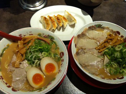 天下一品TENKAIPPIN天下一品祭10月1日は天下一品の日天一の日ラーメン無料券2011年限定オリジナルグッズミニミニドンブリ赤フントヒュッテビションフリーゼ東京文京区6.jpg