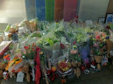 Steve Jobs 1955-2011スティーブ・ジョブスAppleは先見と創造性に満ちた天才を失いました。世界は一人の素晴らしい人物を失いました。2011年10月6日スティーブ・ジョブス氏逝去6.jpg