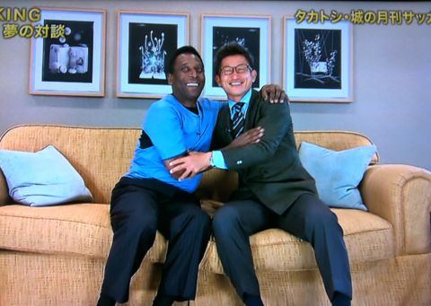 2人のKINGペレ×カズ夢の対談サッカー神様ペレキングカズ三浦知良タカトシ・城の月刊サッカーアースFIFA Club World Cup Japan 2011クラブワールドカップメッシバルサ4.jpg