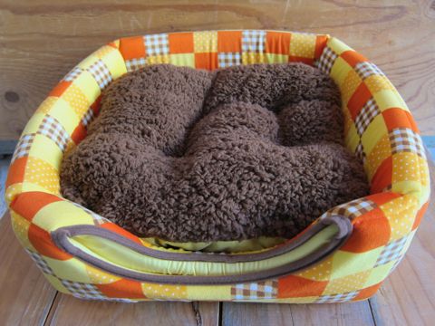 犬用ベッド 犬用カドラー 2WAYカドラー ドーム型 かまくら型 犬用ラウンドベッド かわいい犬用ベッド フントヒュッテ hundehutte 5.jpg