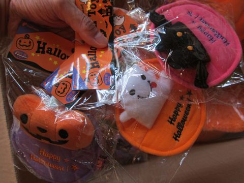 犬ハロウイングッズかぼちゃのおもちゃ犬用ベッドホットドッグベッドエクレア犬用ベッドポンポリース自由が丘目黒フントヒュッテ文京区犬グッズ3.jpg