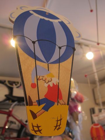 モビール 西ドイツ製 ロイトリンゲン市 Holz-Mobile wooden mobile mobile en bois Made in West Germany 北欧 かわいいモビール 文京区 フントヒュッテ 東京 輸入元 日天商産 h.jpg