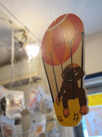 モビール 西ドイツ製 ロイトリンゲン市 Holz-Mobile wooden mobile mobile en bois Made in West Germany 北欧 かわいいモビール 文京区 フントヒュッテ 東京 輸入元 日天商産 i.jpg