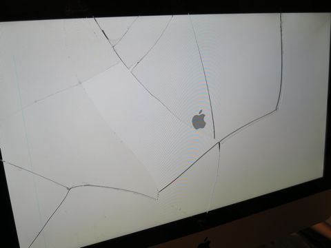 iMacアップルストア銀座iPhoneiPadiMacディスプレイ破壊液晶ディスプレイ破損ディスプレイ割れた修理iMacガラスカバーapple純正アップルiMacガラス割れたマック1.jpg