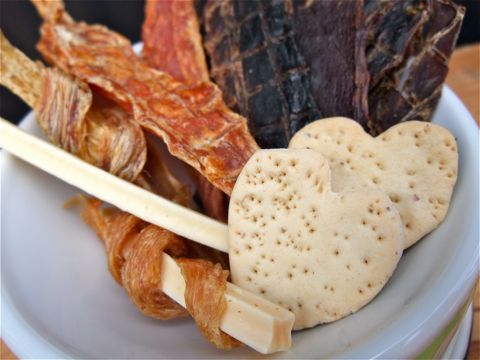 P-ball国産犬おやつピーボール無添加無着色保存料不使用手作り犬おやつ東京フントヒュッテ文京区駒込手作り自然食P-ball原材料カロリー栄養価画像hundehutteおやつセット_4.jpg