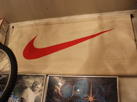NIKEバナーナイキ販促フラッグ旗ショップディスプレイ非売品スウッシュSwooshスウォッシュ.jpg
