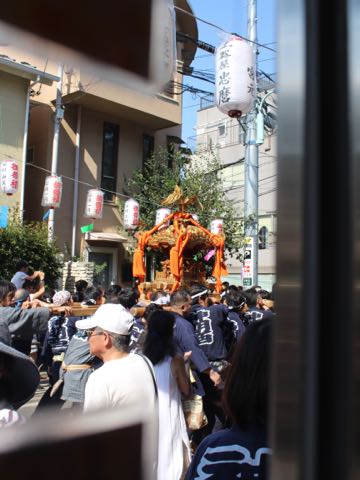 天祖神社 お祭り 天祖神社例大祭 駒込天祖神社例大祭 日程 2017年 東京都文京区本駒込3-20-1 天祖神社ルート 最寄り駅 JR駒込駅 本駒込駅 東京 祭り情報 神輿 画像 4.jpg