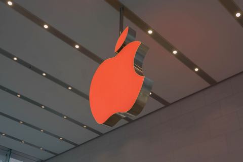 AirPods ワイヤレス ヘッドフォン 画像 アップルストア銀座 リンゴマークが赤に Apple Store RED 12月1日 世界エイズデー 10