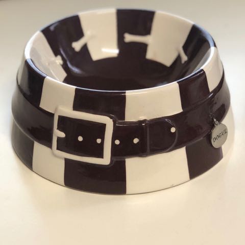 DOGUE ドーグ オーストラリアにあるセレブリティ御用達のブティックペットショップ発のブランド STRIPED DOG BOWL CHOCO 犬用食器 ドッグフードボウル _ 4.jpg