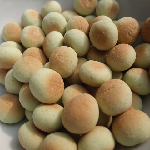 Wonderful Kitchen ワンダフルキッチン 評判 味 Wonderful Japan P-ball ピーボール 無添加 無着色 保存料不使用 国産 犬のおやつ 東京 フントヒュッテ 画像 国産キャベツボーロ 3.jpg