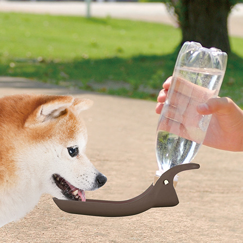 Richell リッチェル お散歩ハンディシャワー おさんぽ 給水 水分補給 犬食事関連 水飲み おしっこ跡のシャワーに 画像 M ダークブラウン _ 通販2.jpg