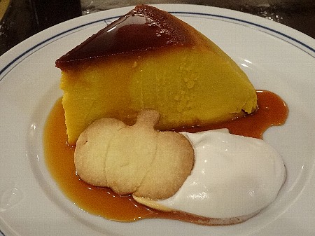 期間限定の『かぼちゃのプリン 期間限定でかぼちゃ型のクッキー付き