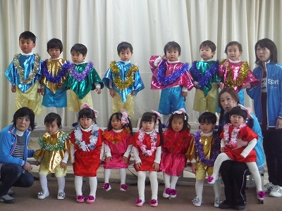 12月16日 お遊戯会衣装での集合写真 雛2編 | たかつ幼稚園【今日の 