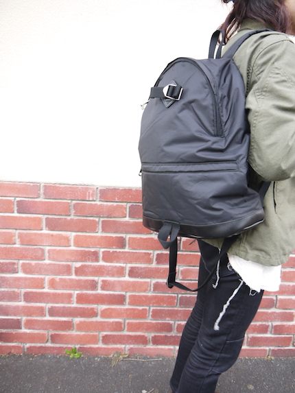シックでレトロな雰囲気のリュック | 1989 Men's Blog