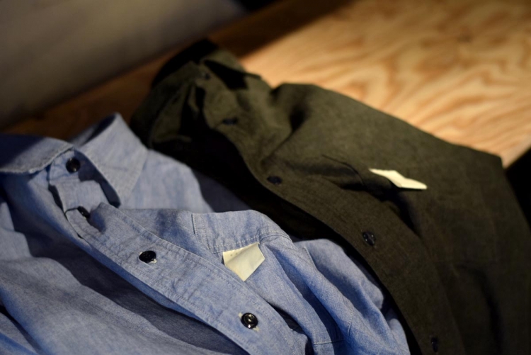 あのタグを正面に。N.HOOLYWOODのシャツ。 | 1989 Men's Blog