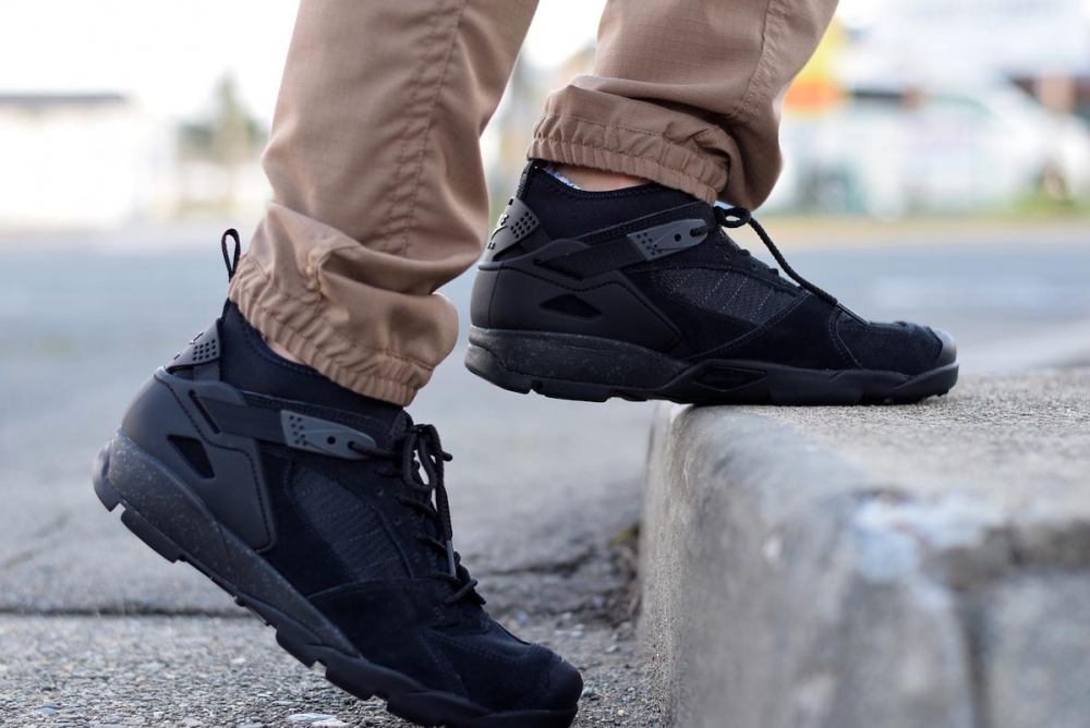 nike air revaderchi black