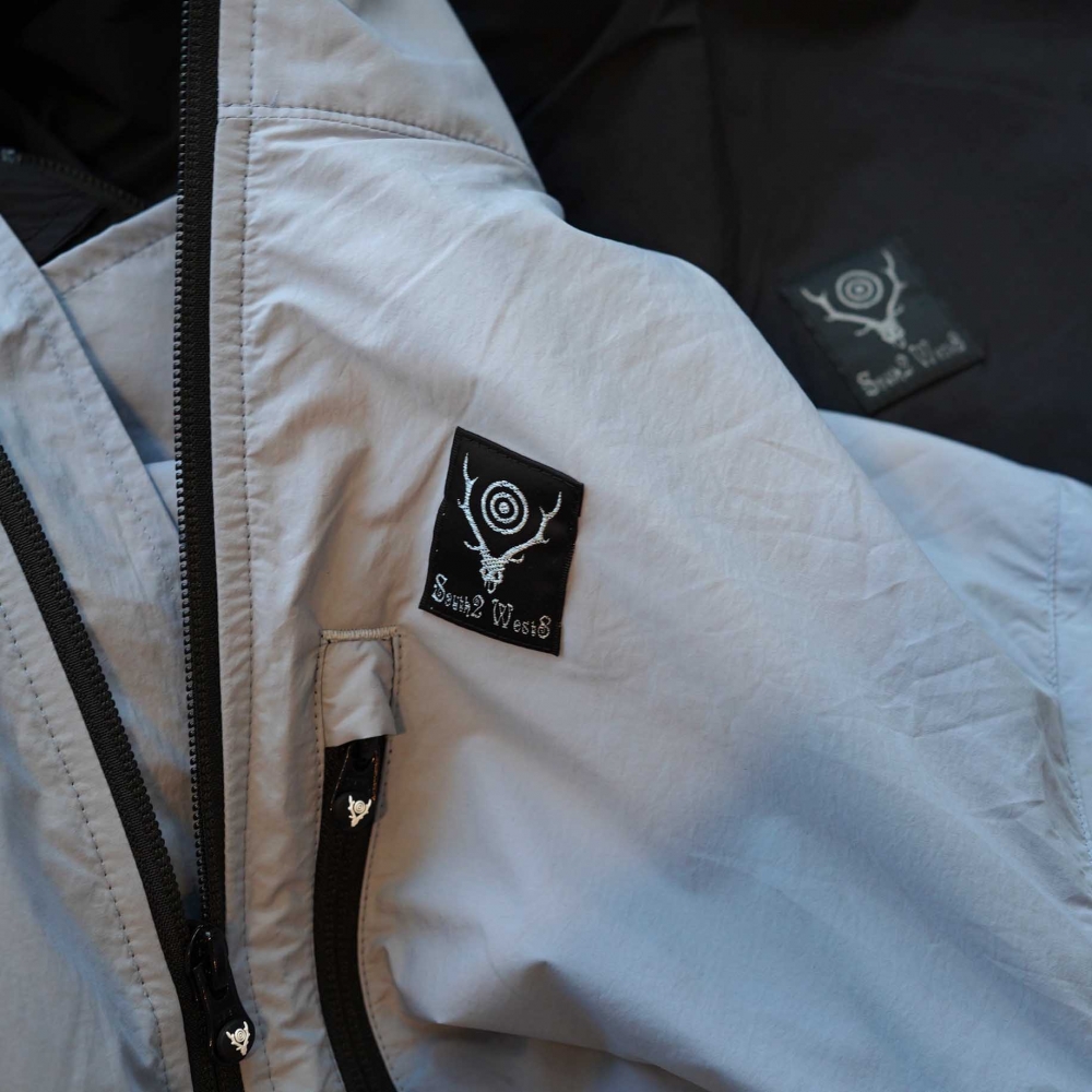 淡いSaxカラーが目を惹くSouth2West8のパッカブルジャケット。 | 1989