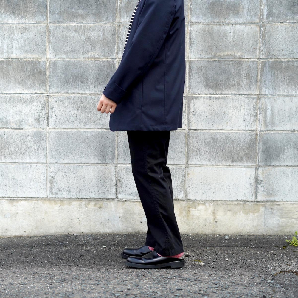 夏の足元にも重みをプラス。foot the coacherのオペラサンダル