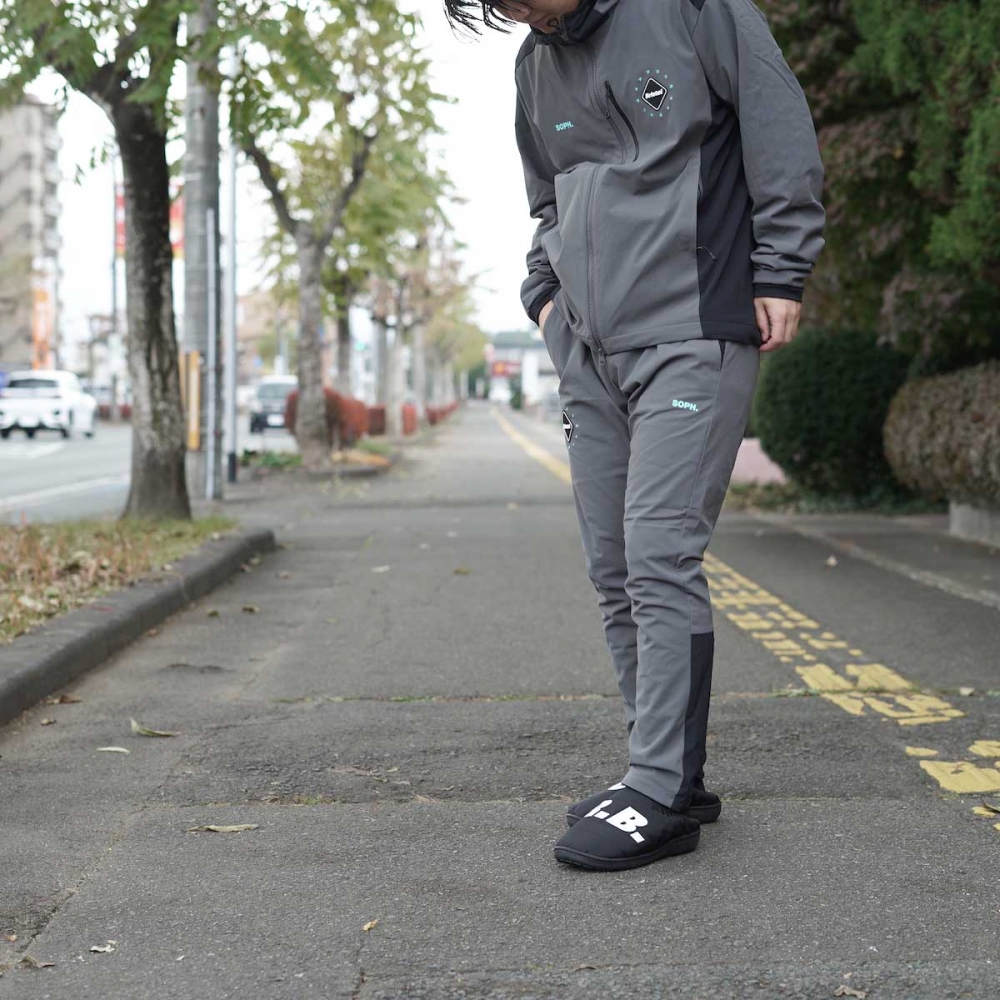 ブリストル F.C. Real Bristol 18SS ツアージャケット S F.C.Real Bristol 寒さを凌ぐアイテムがリリース。明日11/11(金