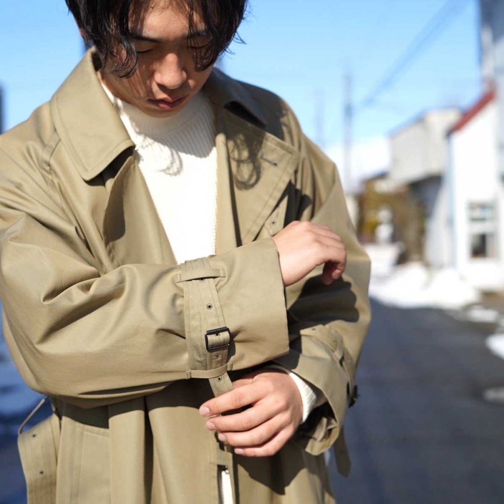 blurhms トレンチコート　ベージュ リラックス感のあるトレンチコート。blurhms | 1989 Men's Blog