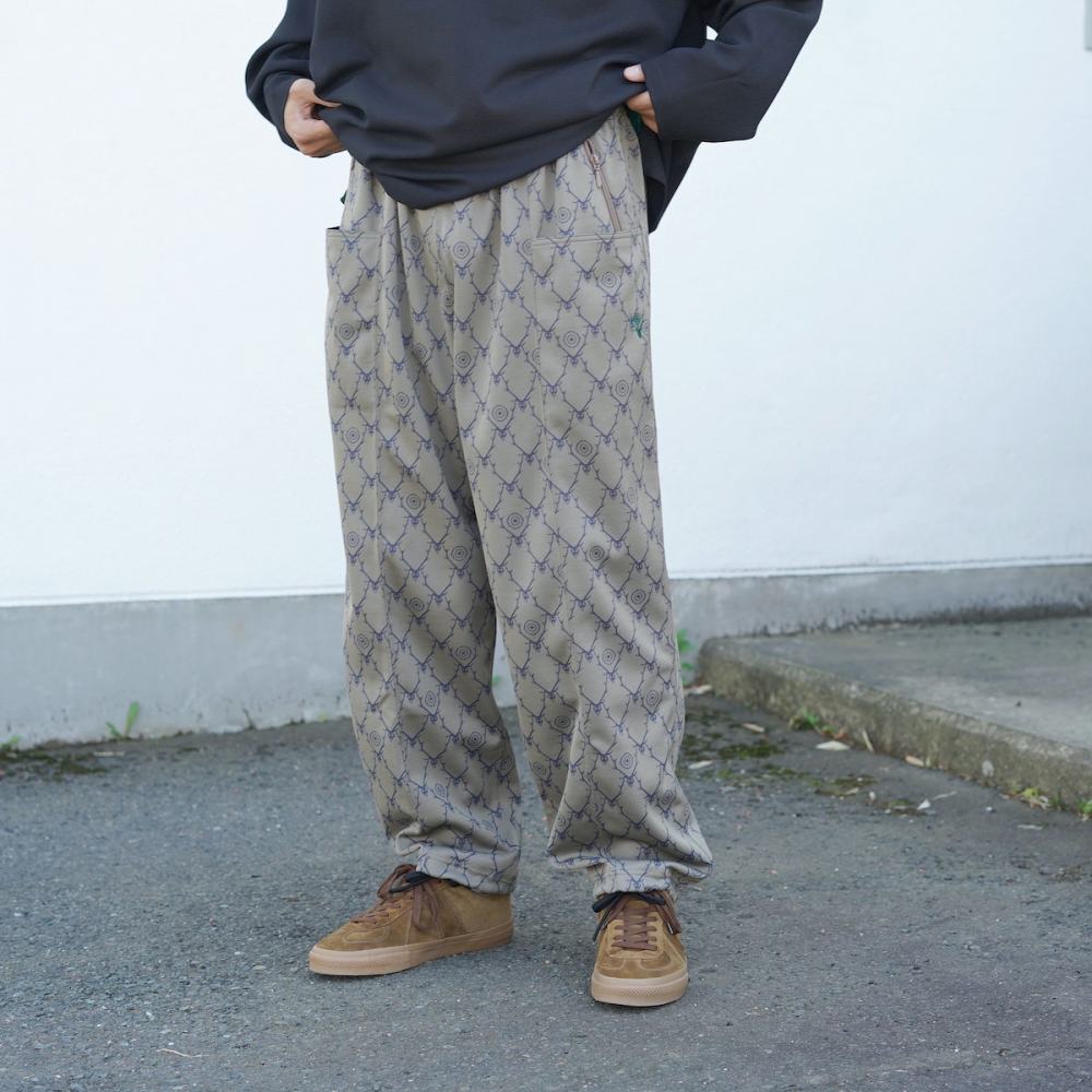 多彩なギミック、ストレスフリーな穿き心地。String C.S. Pant