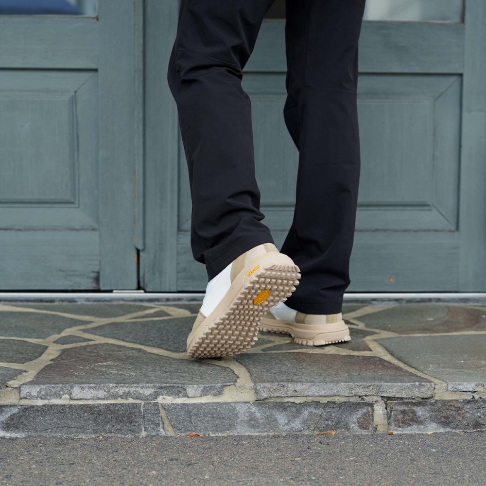 nonnative TRAIL TRAINER BY DIEMME ホワイト A Closer Look at the 'TRAIL TRAINER' by Diemme and nonnative