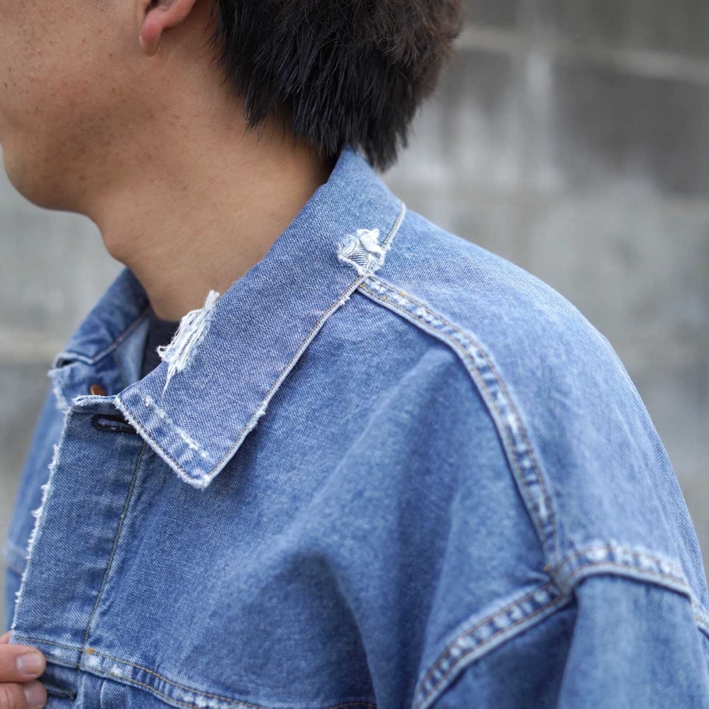 強めのダメージ感を楽しめる 。REMI RELIEF の1st デニムジャケット