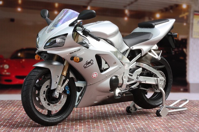ヤマハ YZF-R1 タイラレーシング(タミヤ 1/12)