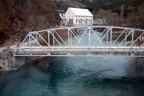 田沢湖近くの川