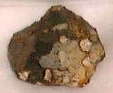 菫青石(きんせいせき,cordierite、宝石名:アイオライト,斜方晶系。モース硬度は7。)