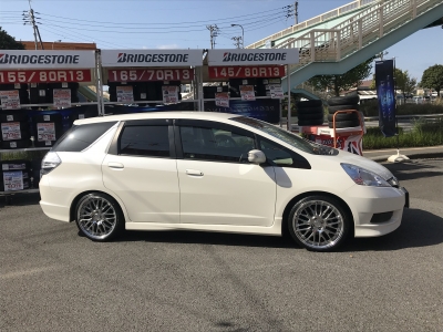 フィットシャトル Workグノーシス18インチ Voxy グラムライツ17インチ Miura Tire