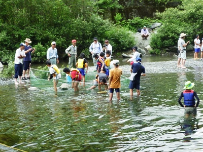 緑の少年団交流会23川遊び