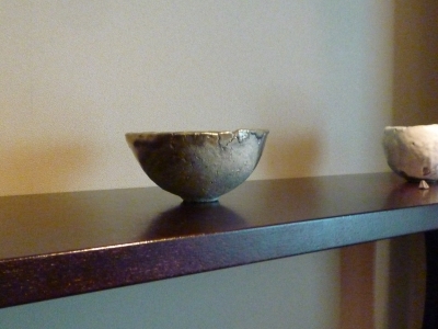 小川哲男 展示会出品の最上位作 粉引鉄彩 大鉢 飾皿 共箱 皿立付 鉢untitled|小川待子Machiko Ogawa