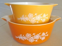 Pyrex バタフライゴールド キャセロール