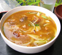 美曽乃の牛すじカレーうどん